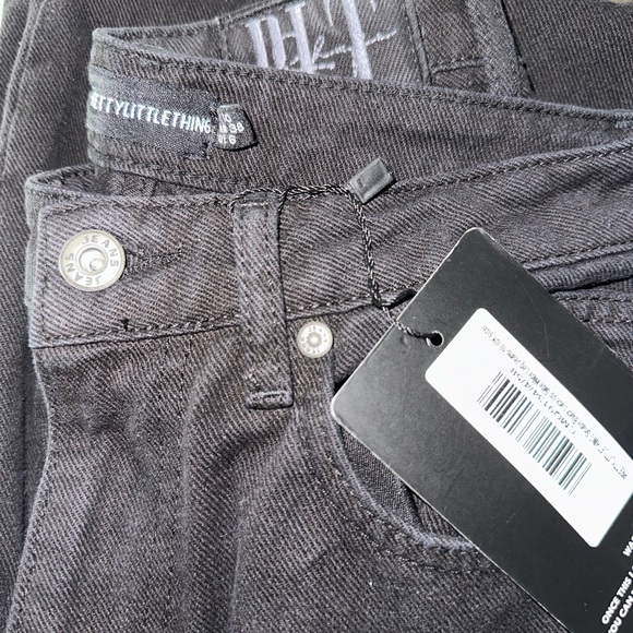 PRETTY LITTLE THING BLACK LACE UP WIDE LEFT JEANS (SHAPE) - Picture 5 of 5